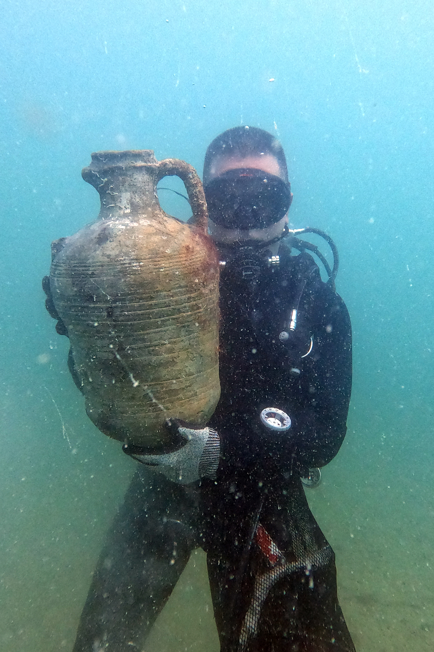 Амфората на път към слънцето.jpg