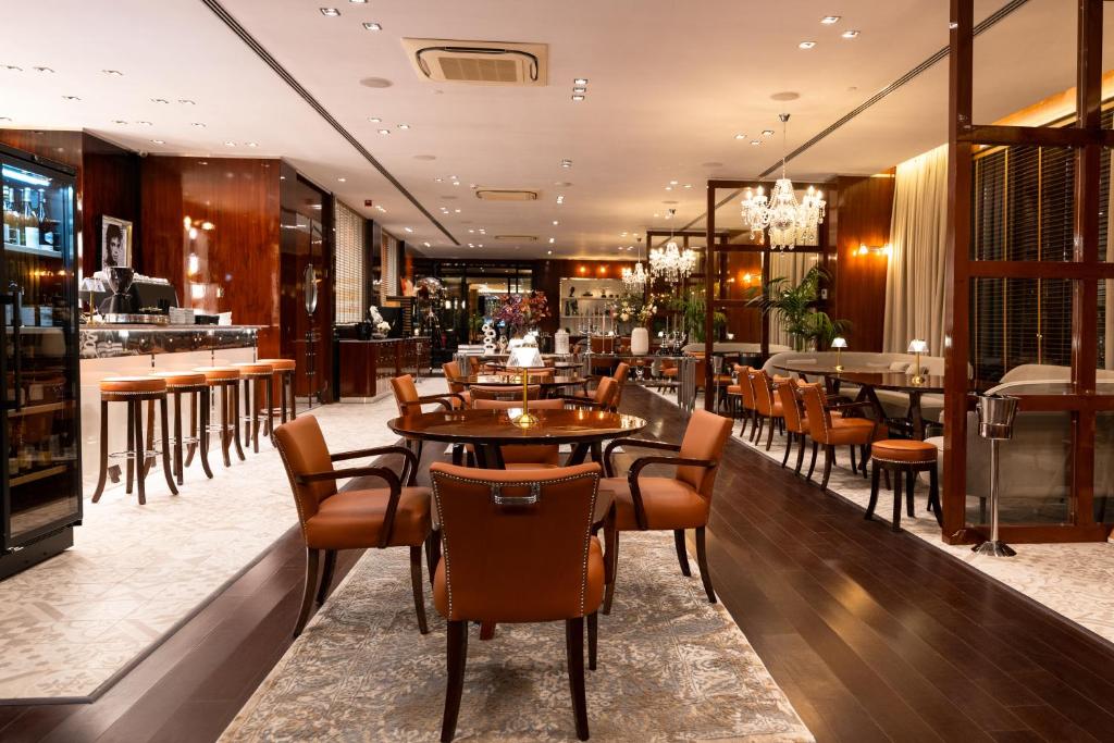 Hotel Royal Plovdiv БАР.jpg