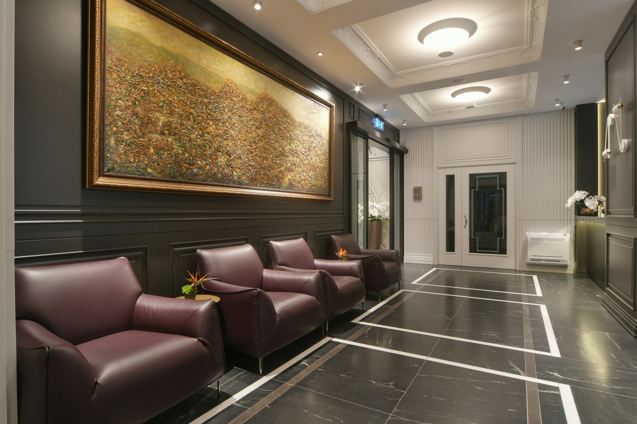 ХОТЕЛ ВИЗУАЛИЗА  ФОАЙЕ.jpg