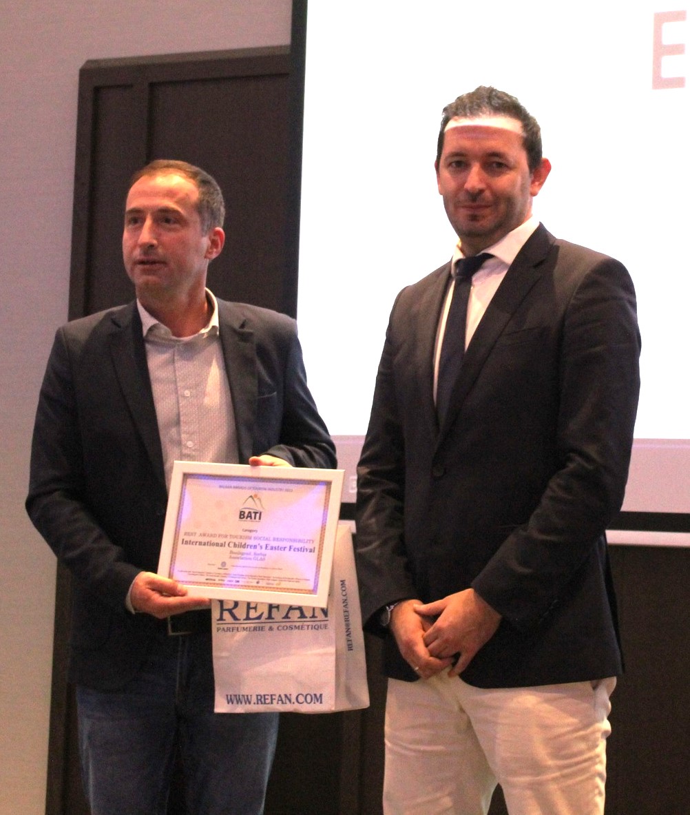 НАГРАДА БОСИЛЕГРАД ВРЪЧВА ЗАМ КМЕТ.jpg