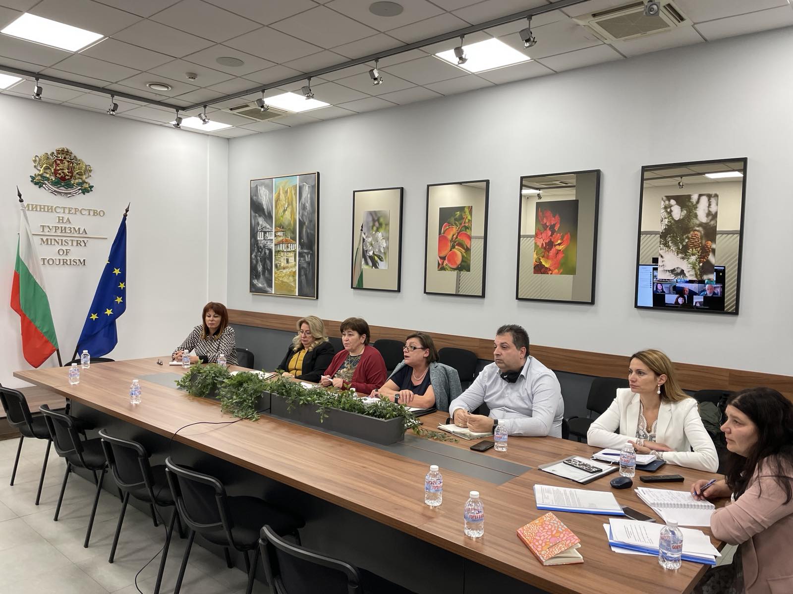 Мин. на тур. s организациите на екскурзоводите (1).jpg