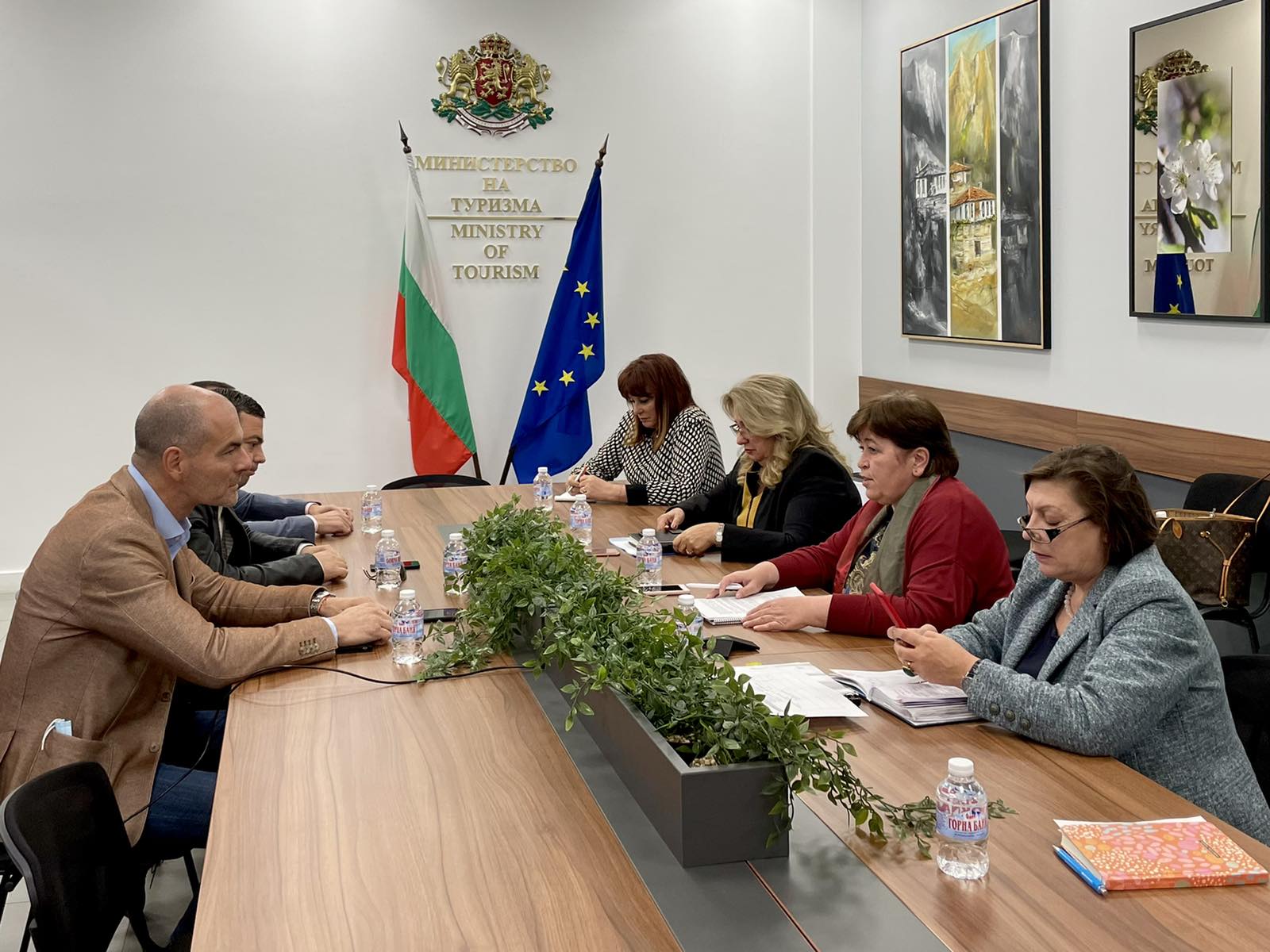 Спешни действия на Министерство на туризма (1).jpg