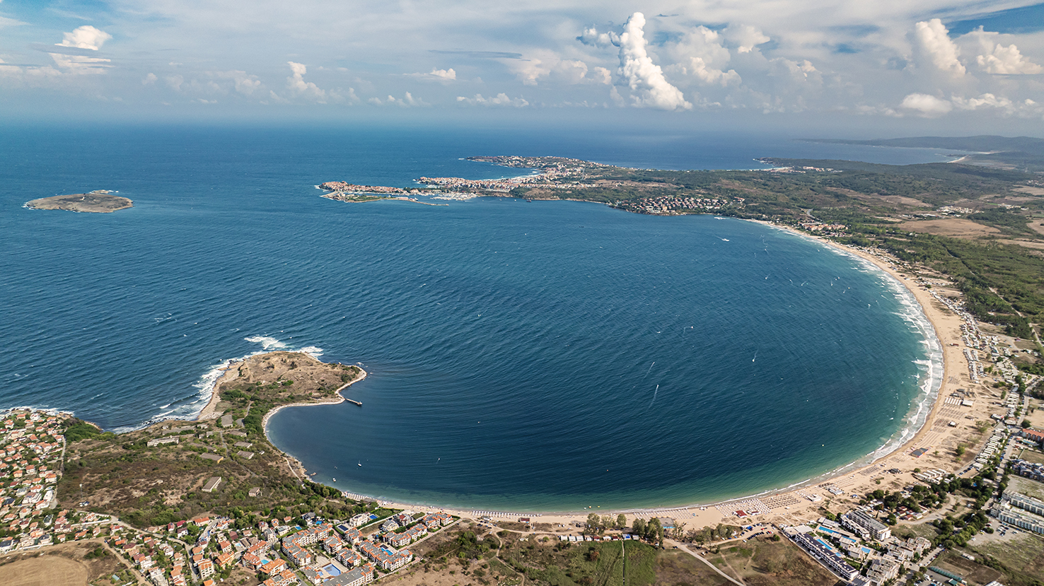 Созополския залив -на преден план полуостров Хрисосотира.jpg