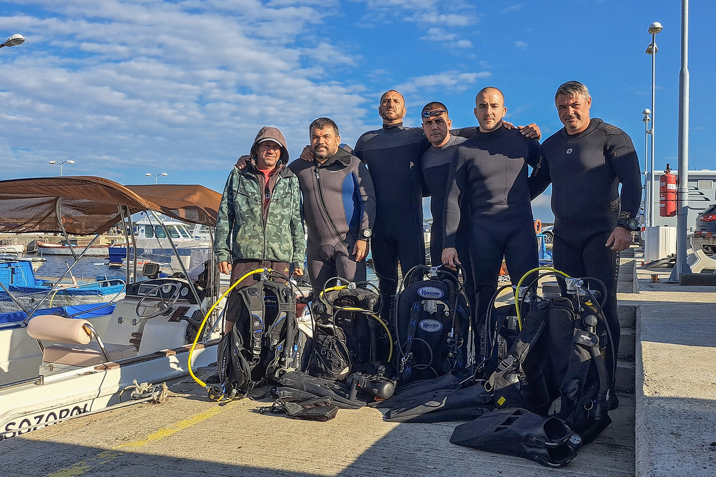 Екипът на експедицията.jpg