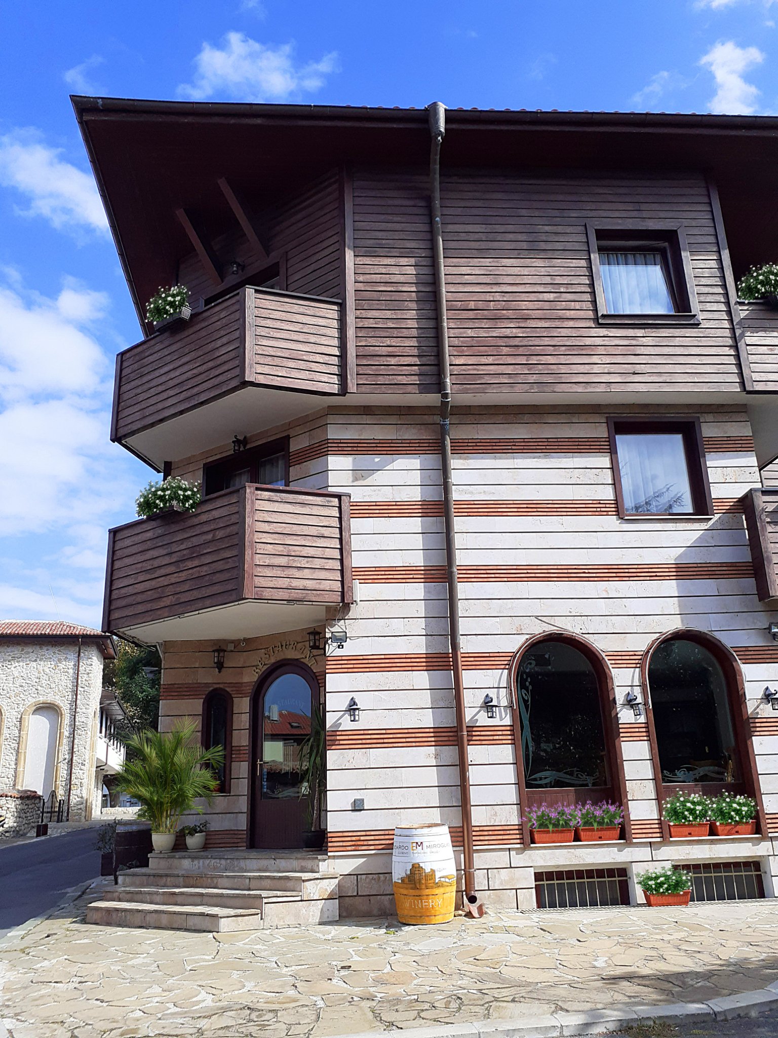 ХОТЕЛ СВ. СТЕФАН ЕКСТЕРИОР.jpg