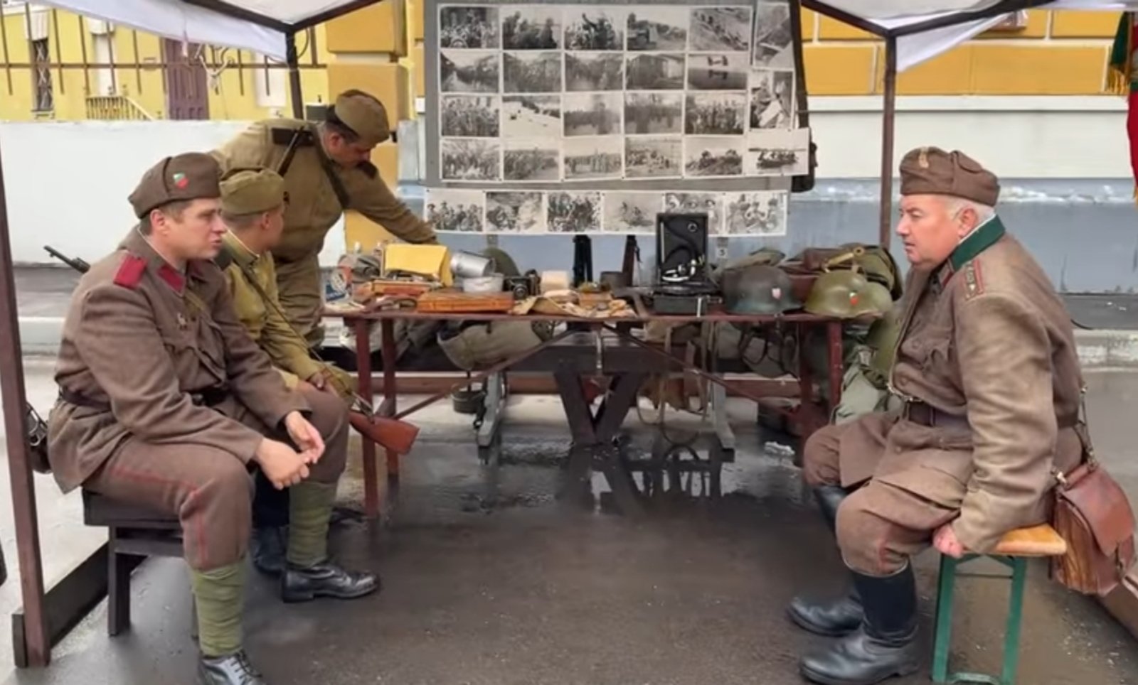 Показани бяха напълно автентични предмети от бита и снаряжението на българския войник. Стотици посетители научиха за славната история на 46-и пехотен Добрички полк и участието му в заключителния етап на Втората световна .jpg