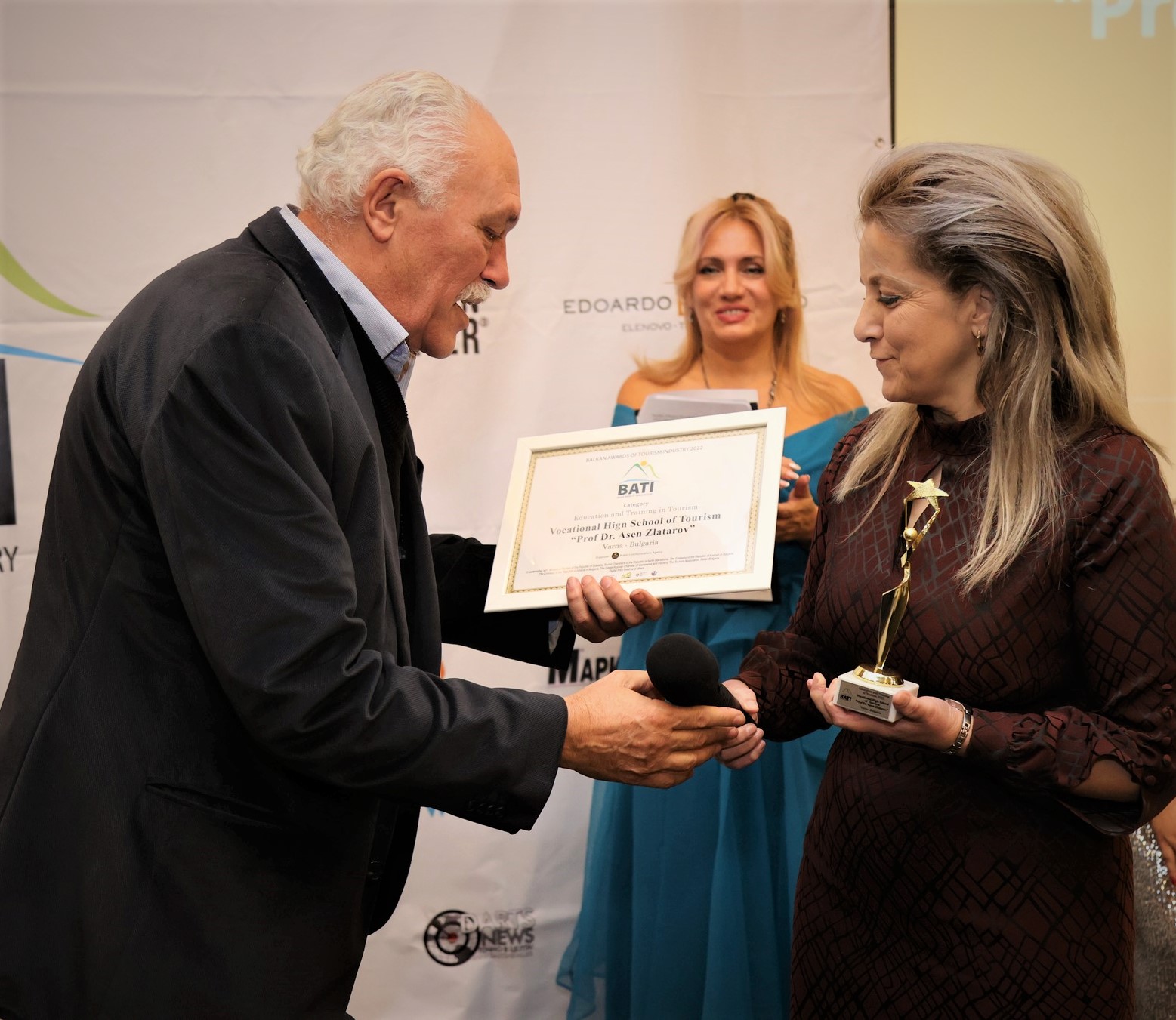 БАЛК ТУР НАГРАДИ - ГИМНАЗИЯ ТУРИЗЪМ ВАРНА.jpg