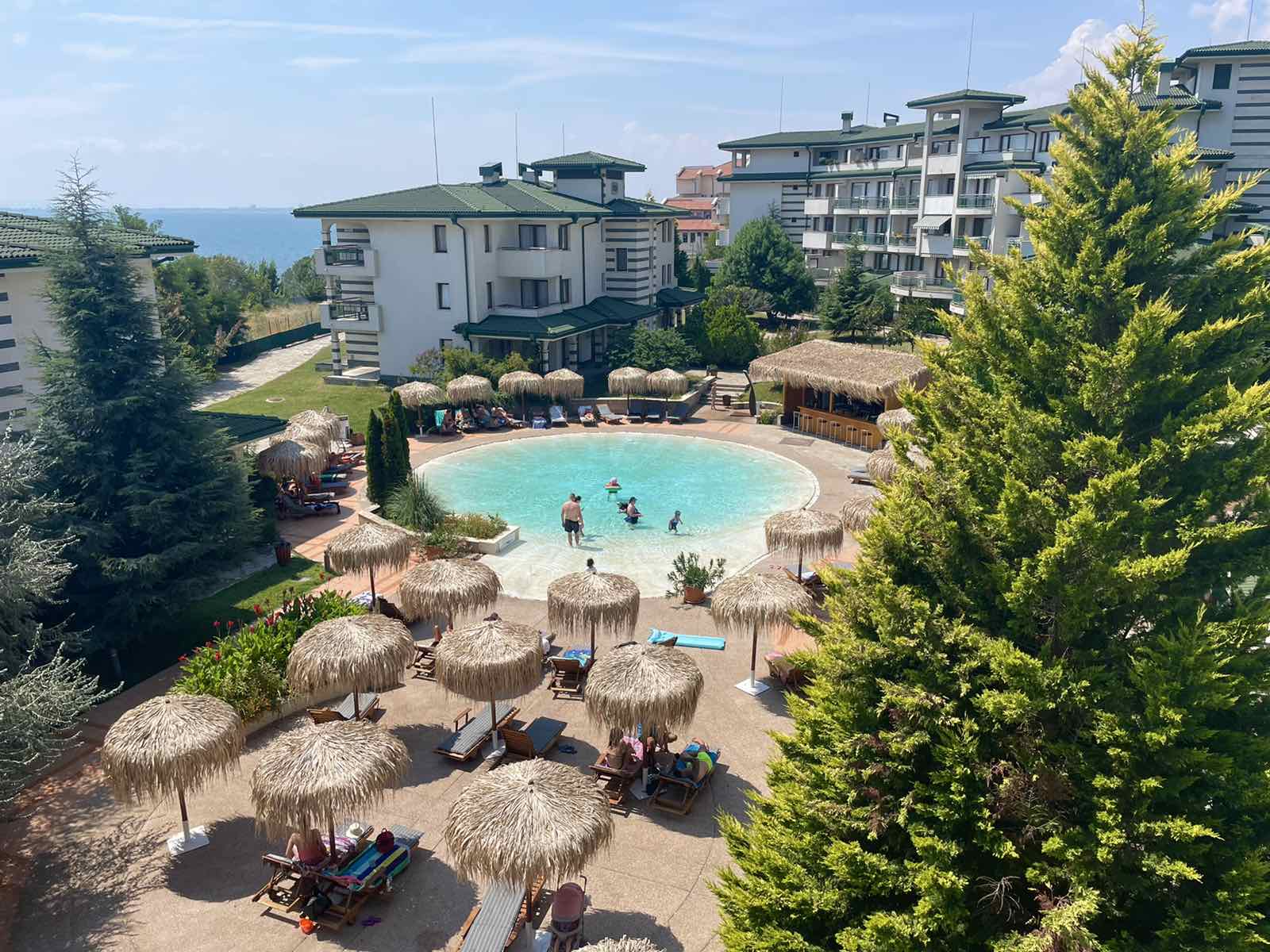 Солен басейн тип лагуна (1).jpg