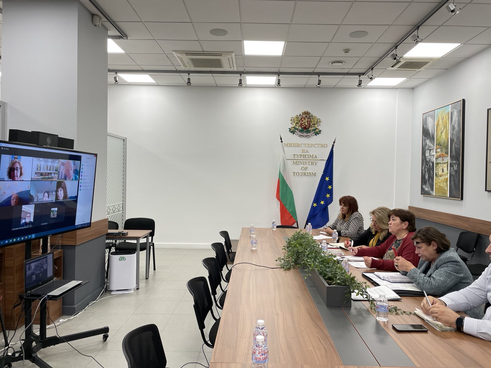 Мин. на тур. s организациите на екскурзоводите (3).jpg