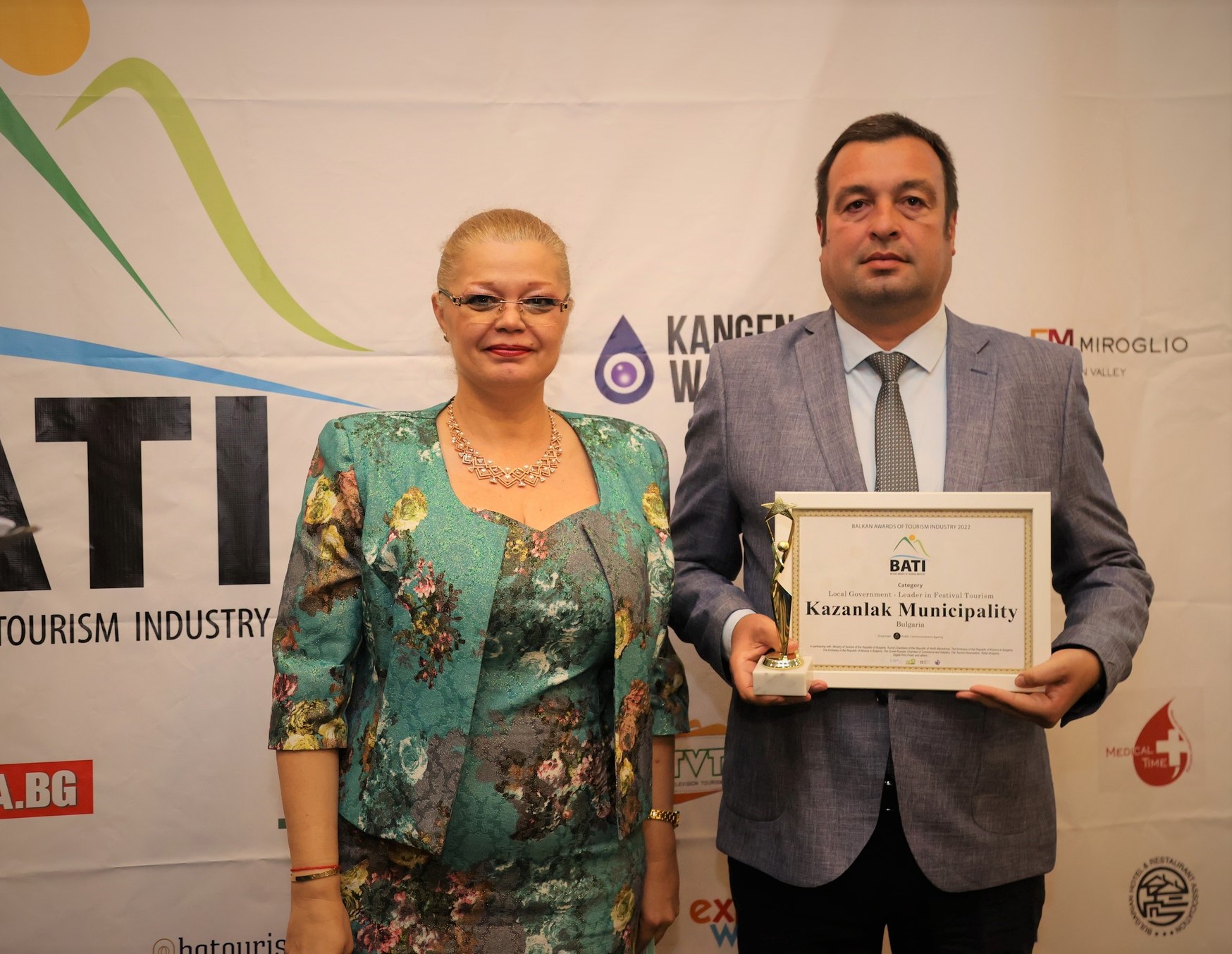 БАЛК ТУР НАГРАДИ - ПРИЗ ОБЩИНА КАЗАНЛЪК.jpg