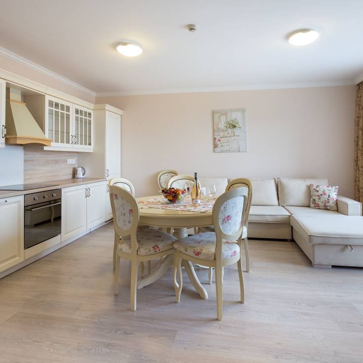 ВИЛА ФЛОРЕНЦИЯ АПАРТАМЕНТИ ХОЛ.jpg