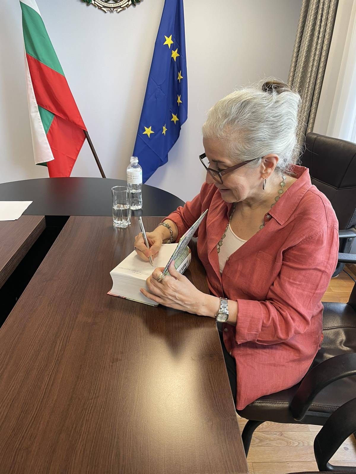 Патриша Шулц и министър Балтова (3).jpg