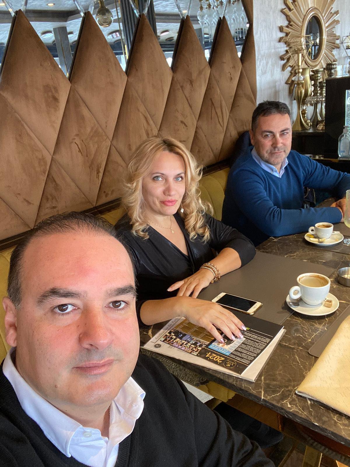 АРКАН КЕРИМ СРЕЩА С ОРГАНИЗАТОРИТЕ НА БАТИ.jpg