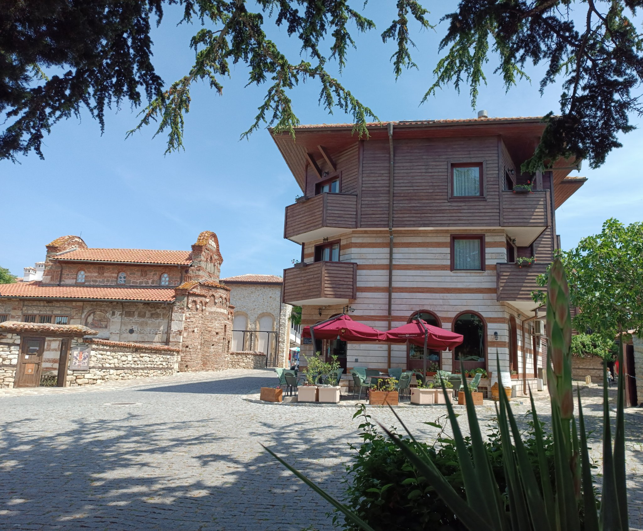 ХОТЕЛ СВ. СТЕФАН -ЕКСТЕРИОР.jpg