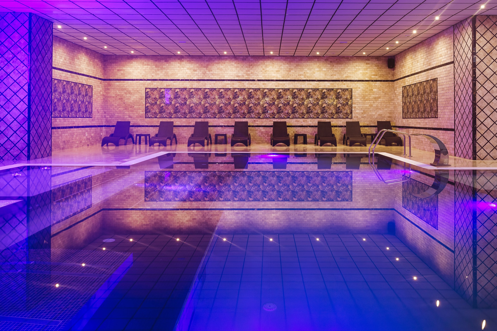 Аква СПА Хотел Златоград БАСЕЙН.jpg